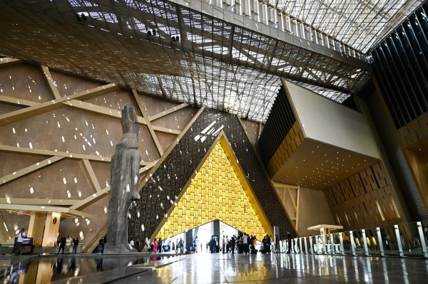 Hurghada: Grand Egyptian Museum, Pyramids & Sphinx Day Tour